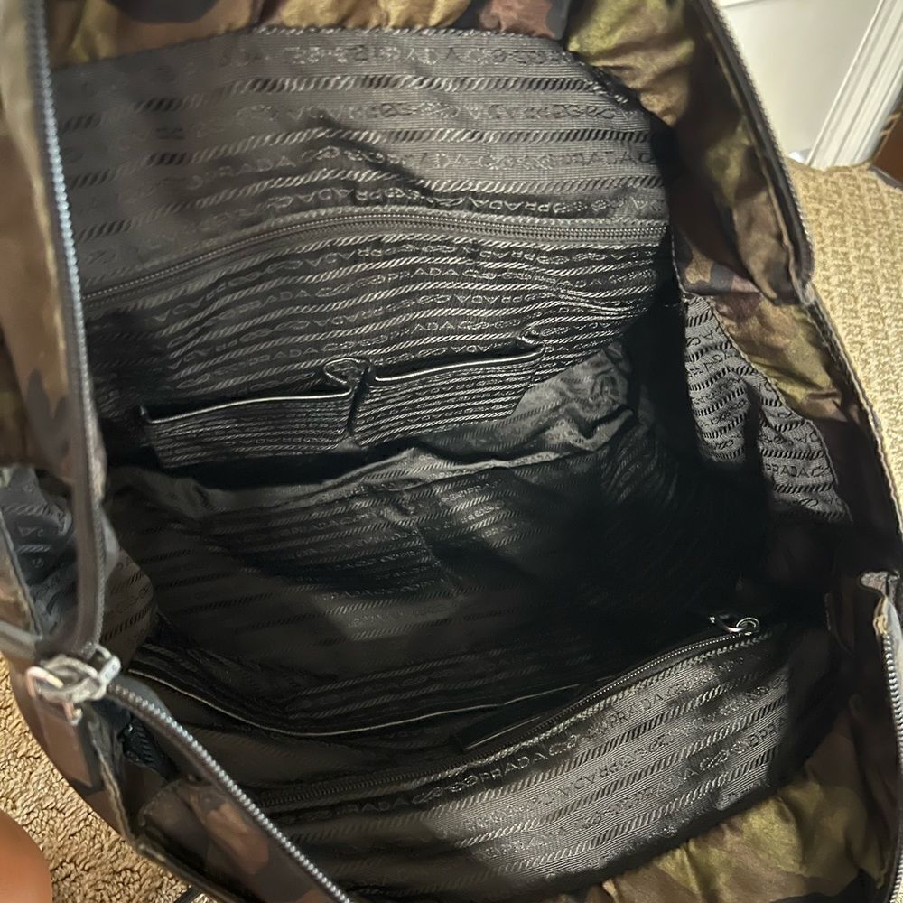 RARE!!!! PRADA CAMO BAG - Picture 10 of 12